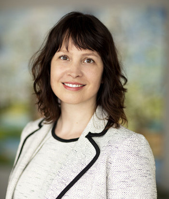 Dr. Carmen Schneider